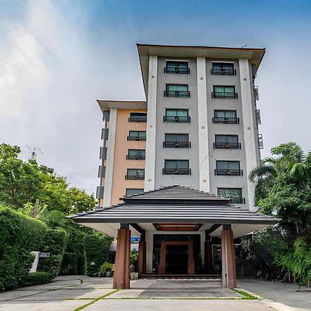 The Wing Design Hotel Банкок Екстериор снимка