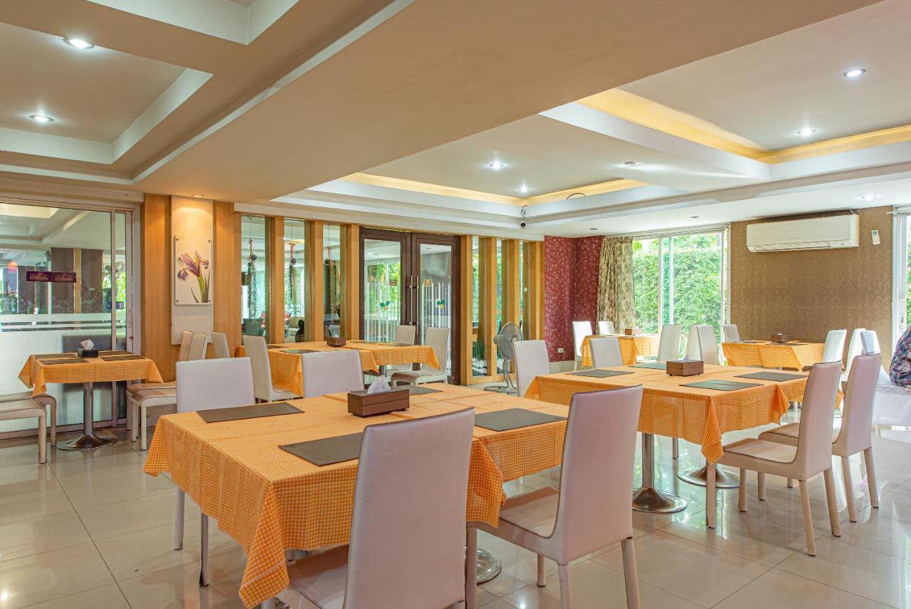 The Wing Design Hotel Банкок Екстериор снимка