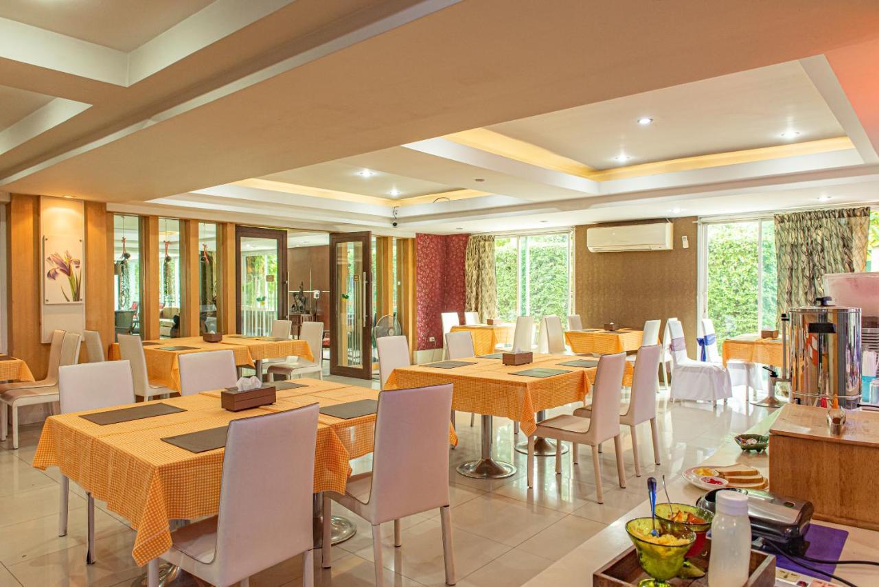 The Wing Design Hotel Банкок Екстериор снимка