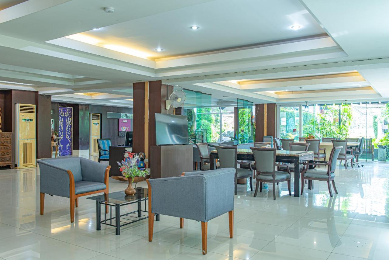The Wing Design Hotel Банкок Екстериор снимка