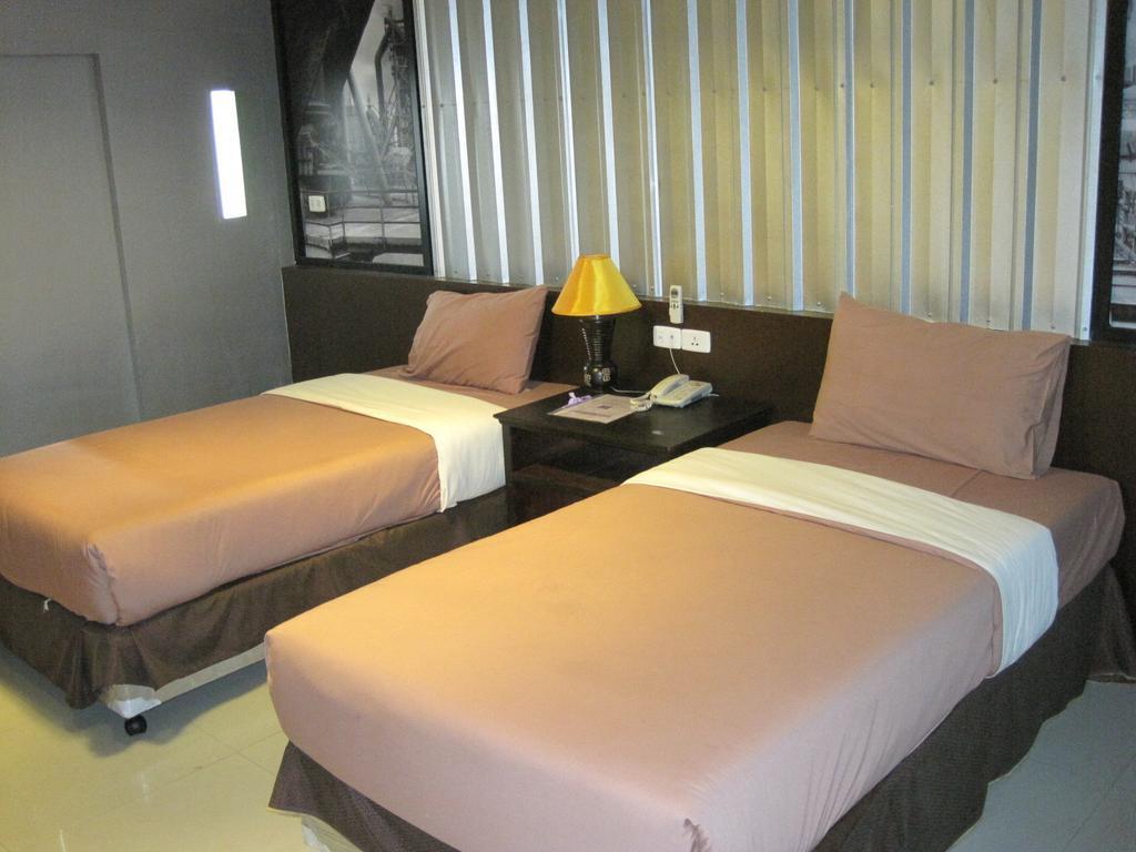 The Wing Design Hotel Банкок Стая снимка