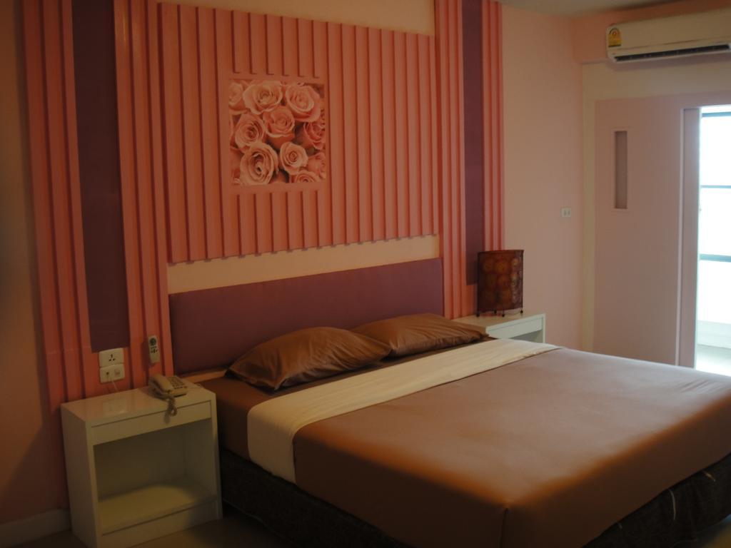 The Wing Design Hotel Банкок Стая снимка